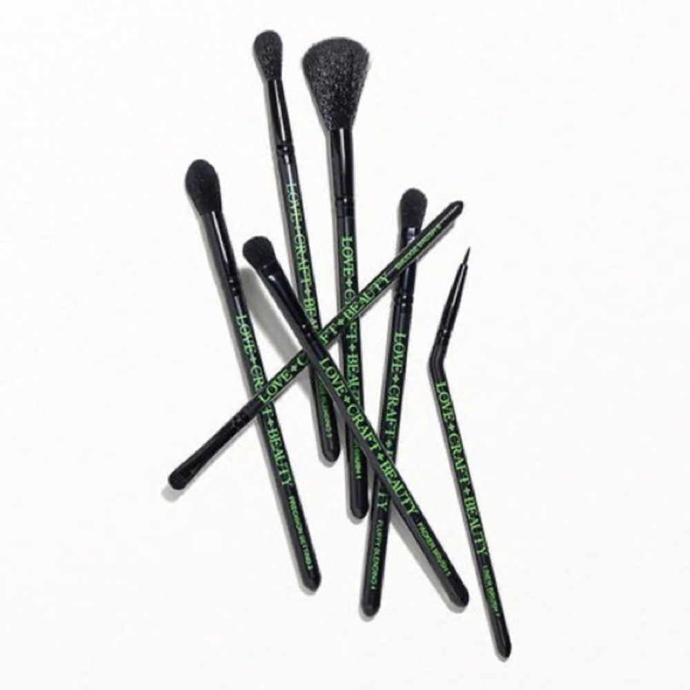 LOVE+CRAFT+BEAUTY
7 Piece Brush Set